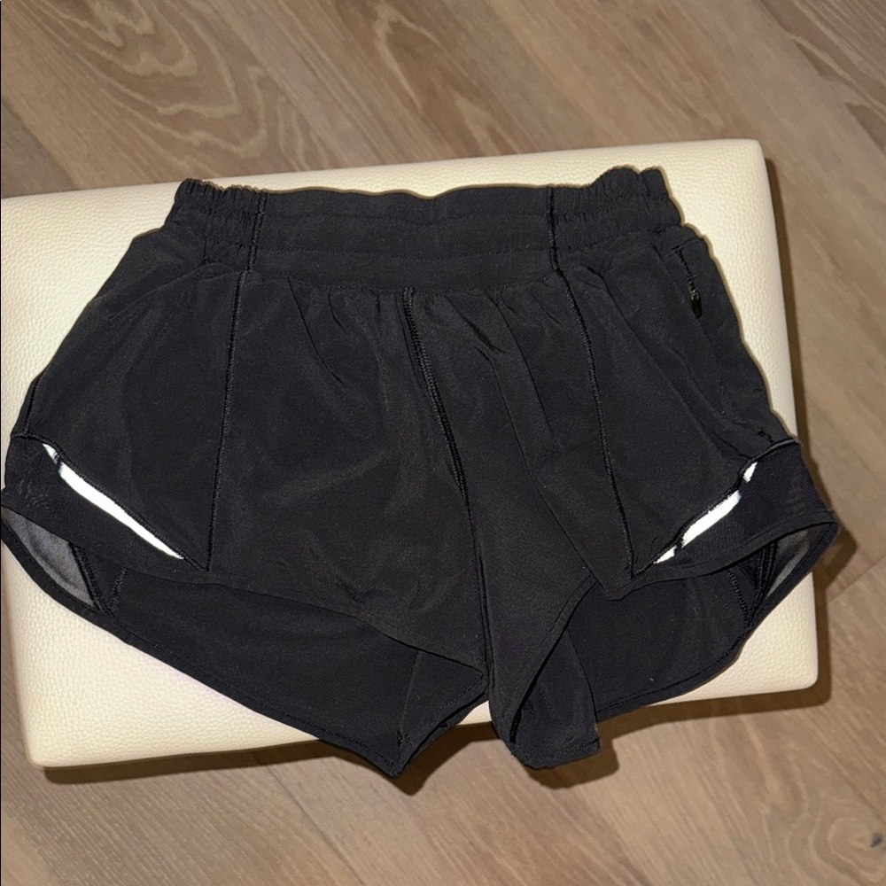 WORN lululemon hotty hot low rise shorts size 2; 2.5